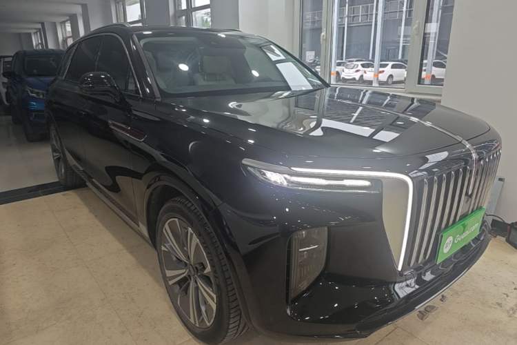Used Hongqi E-HS9 2022 690 km Range Flagship Edition Six Seats Front Right 45 Deg