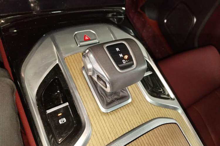 Used Hongqi E-HS9 2022 690 km Range Flagship Edition Six Seats Gear Lever