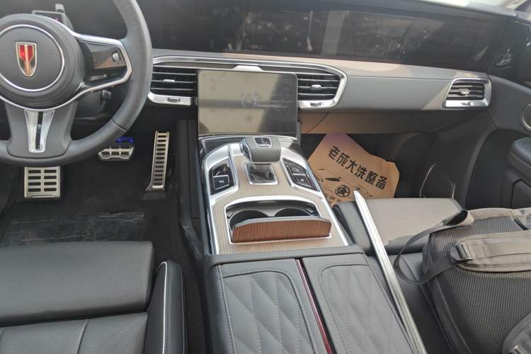 Used Hongqi E-HS9 2022 660 km Range Flagway Edition Six Seats Gear Lever