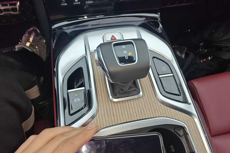 Used Hongqi E-HS9 2022 690 km Range Flagship Edition Six Seats Gear Lever