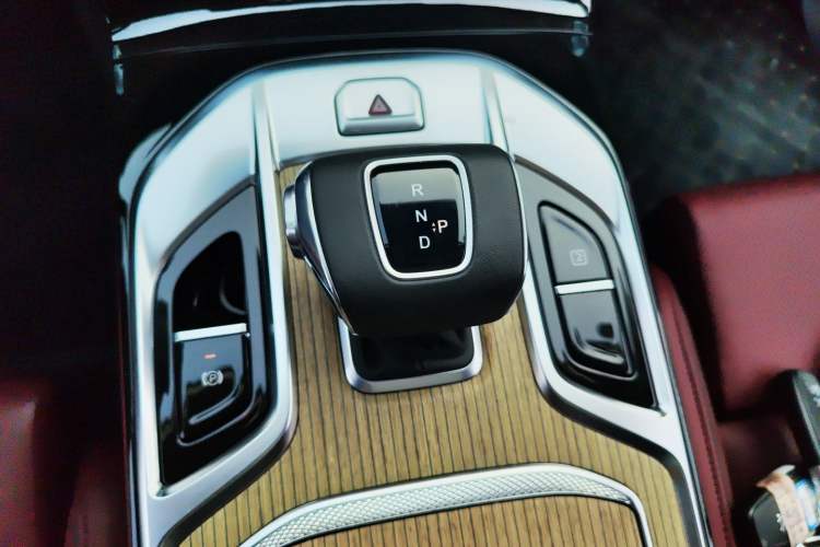 Used Hongqi E-HS9 2022 690 km Range Flagship Edition Six Seats Gear Lever