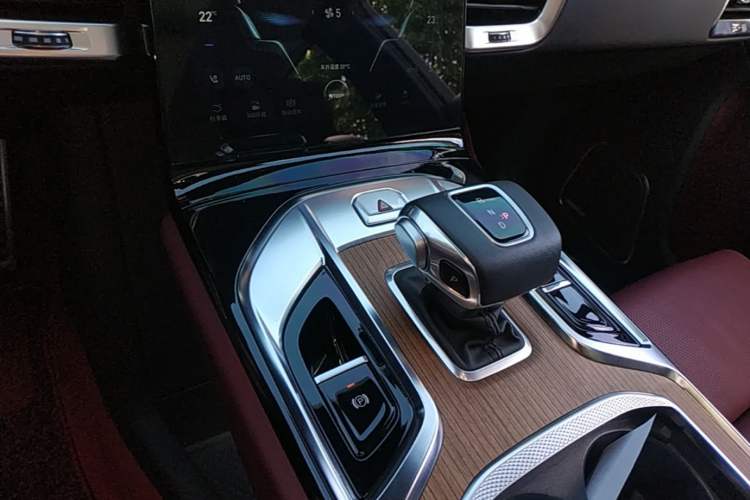 Used Hongqi E-HS9 2022 690 km Range Flagship Edition Six Seats Gear Lever