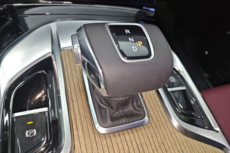 Used Hongqi E-HS9 2022 690 km Range Flagship Edition Six Seats Gear Lever