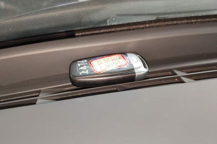 Used Hongqi E-HS9 2022 690 km Range Flagship Edition Six Seats Interior 1