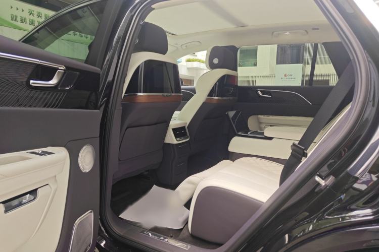 Used Hongqi E-HS9 2022 660 km Range Flagship Edition Four Seats Interior 2