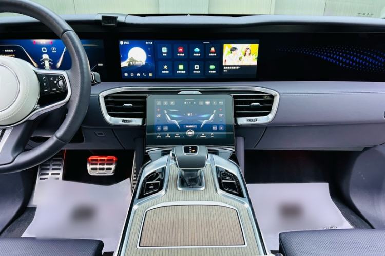 Used Hongqi E-HS9 2022 690 km Range Flagship Edition Six Seats Interior 3