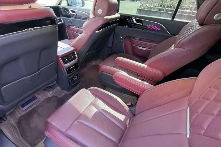 Used Hongqi E-HS9 2022 690 km Range Flagship Edition Six Seats Interior 3