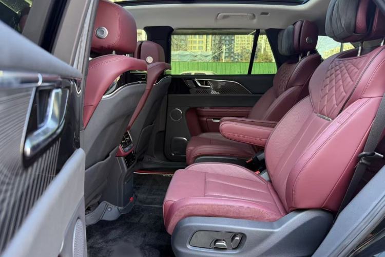 Used Hongqi E-HS9 2022 660 km Range Flagway Edition Six Seats Interior 4