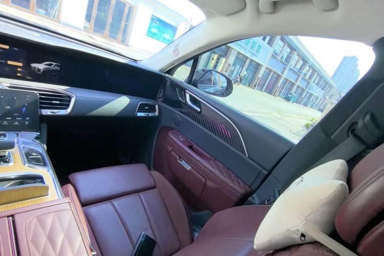 Used Hongqi E-HS9 2022 690 km Range Flagship Edition Six Seats Interior 4