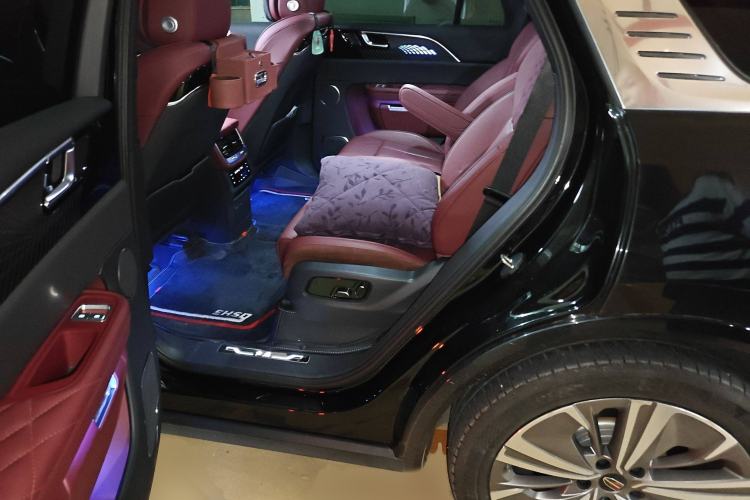 Used Hongqi E-HS9 2022 660 km Range Flagway Edition Six Seats Interior 4