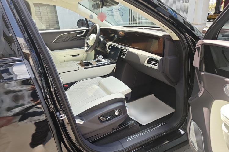 Used Hongqi E-HS9 2022 660 km Range Flagship Edition Four Seats Interior 4