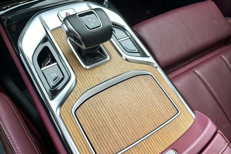 Used Hongqi E-HS9 2022 690 km Range Flagship Edition Six Seats Interior 5