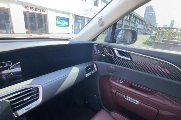 Used Hongqi E-HS9 2022 690 km Range Flagship Edition Six Seats Interior 7