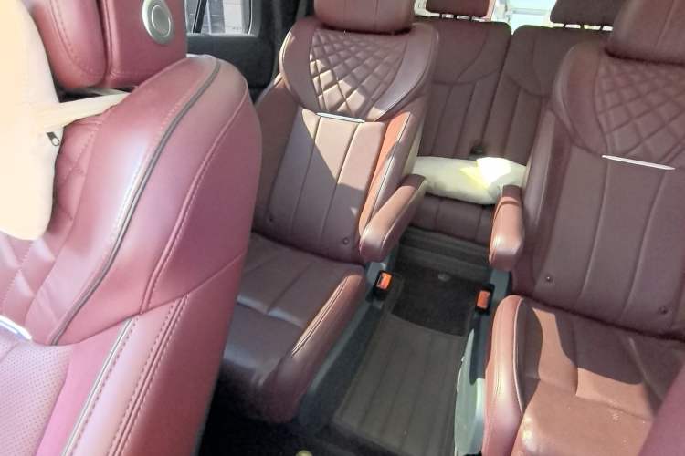 Used Hongqi E-HS9 2022 690 km Range Flagship Edition Six Seats Interior 8