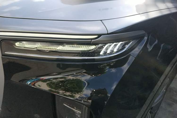Used Hongqi E-HS9 2022 690 km Range Flagship Edition Six Seats Left Front Headlight