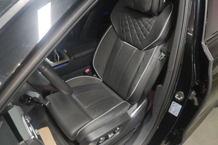 Used Hongqi E-HS9 2022 690 km Range Flagship Edition Six Seats Left Front Seat