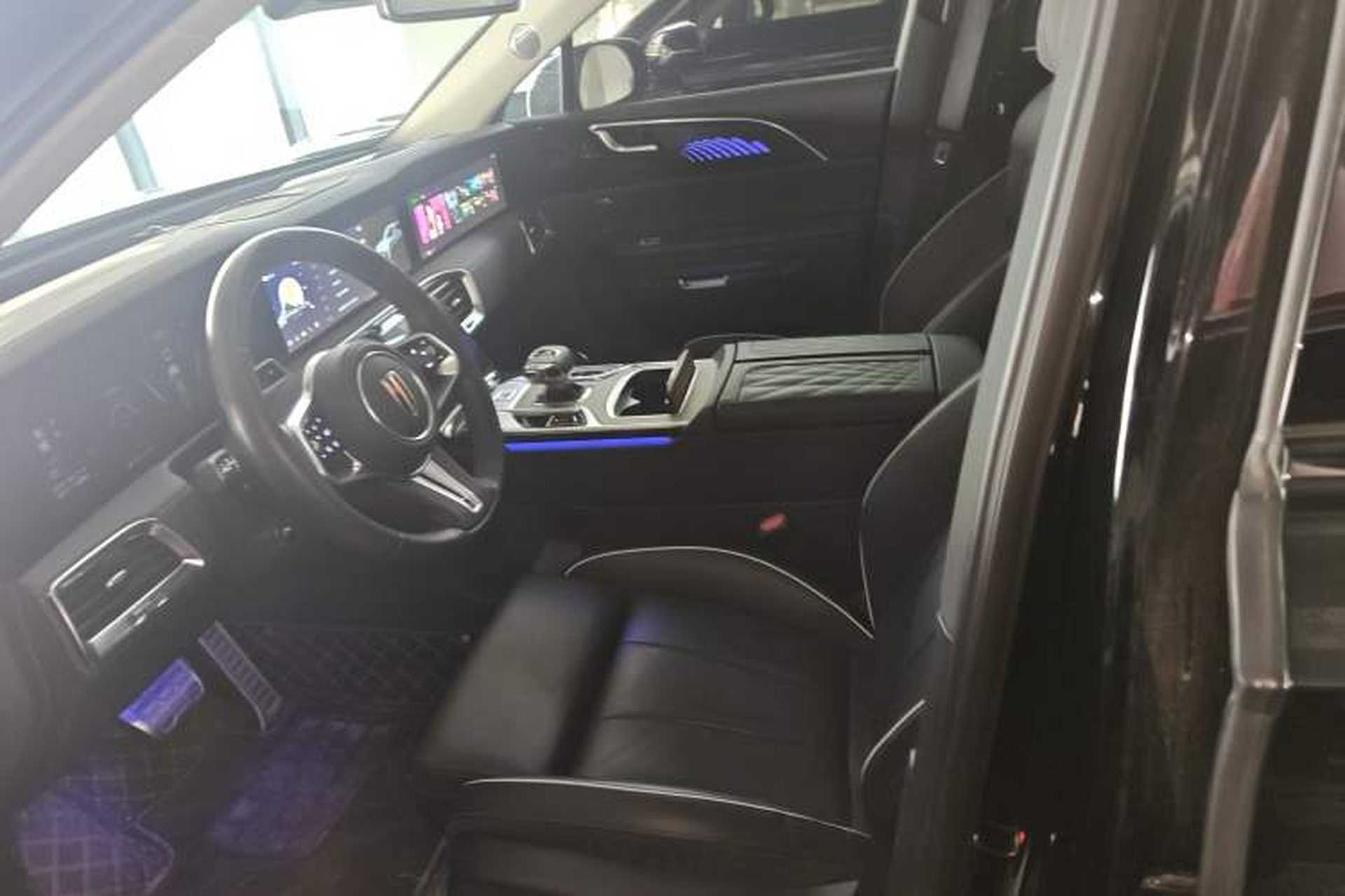 Used Hongqi E-HS9 2022 660 km Range Flagway Edition Six Seats Left Front Seat