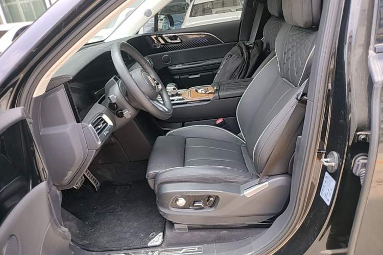 Used Hongqi E-HS9 2022 660 km Range Flagway Edition Six Seats Left Front Seat