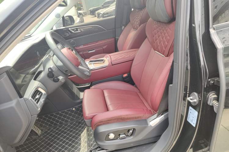 Used Hongqi E-HS9 2022 660 km Range Flagway Edition Six Seats Left Front Seat