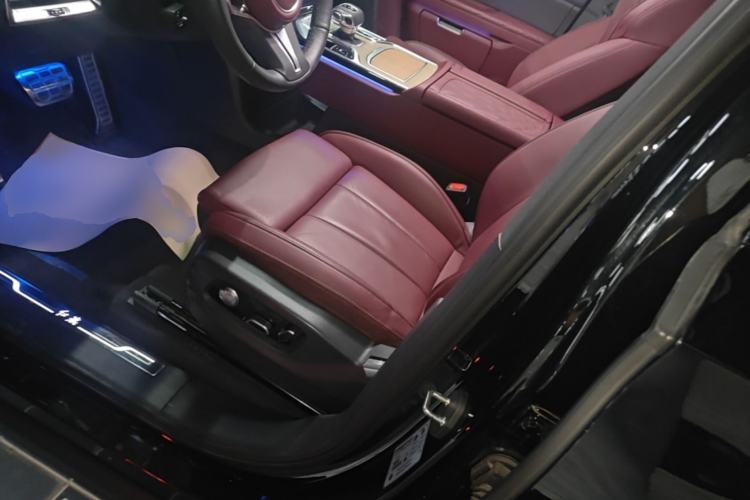Used Hongqi E-HS9 2022 660 km Range Flagway Edition Six Seats Left Front Seat