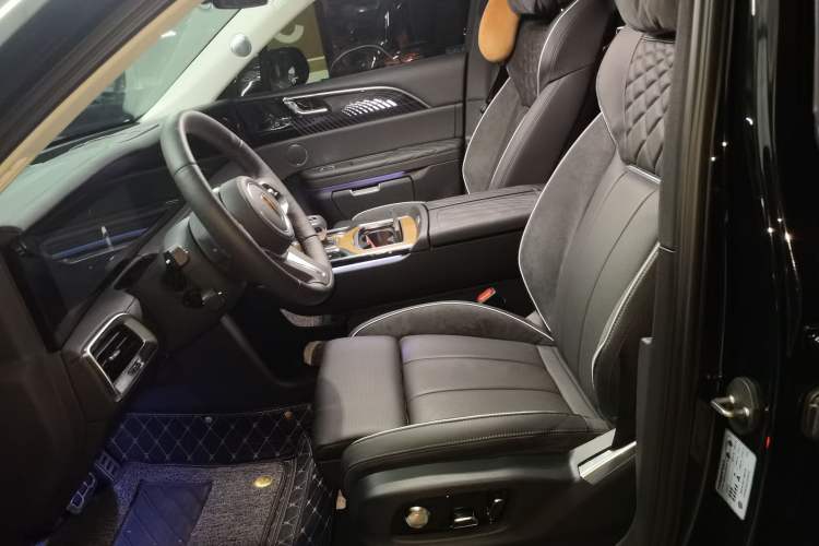 Used Hongqi E-HS9 2022 690 km Range Flagship Edition Six Seats Left Front Seat