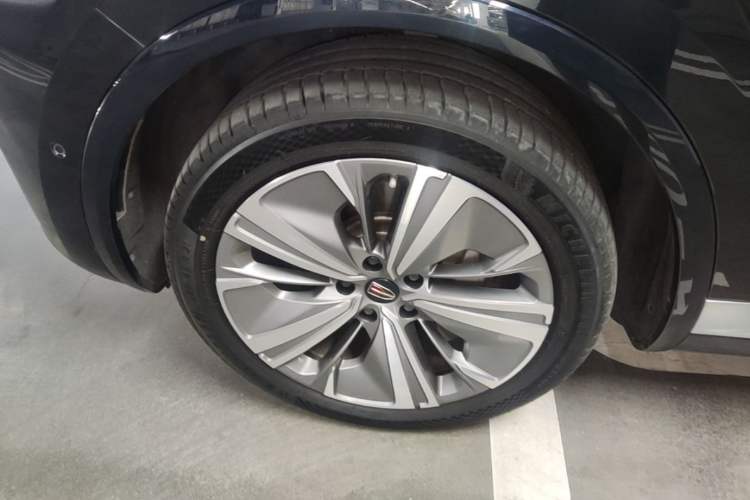 Used Hongqi E-HS9 2022 690 km Range Flagship Edition Six Seats Left Front Wheel Hub
