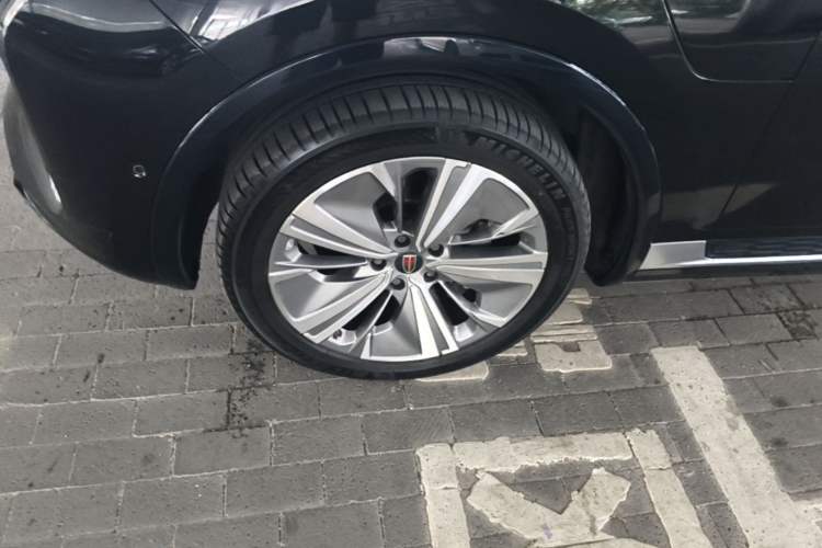 Used Hongqi E-HS9 2022 660 km Range Flagway Edition Six Seats Left Front Wheel Hub