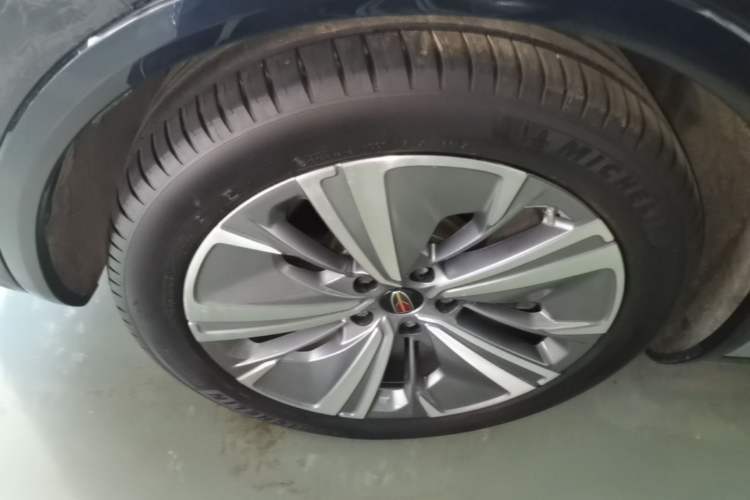 Used Hongqi E-HS9 2022 660 km Range Flagway Edition Six Seats Left Front Wheel Hub