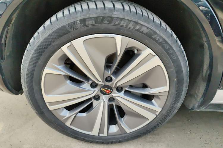 Used Hongqi E-HS9 2022 690 km Range Flagship Edition Six Seats Left Front Wheel Hub