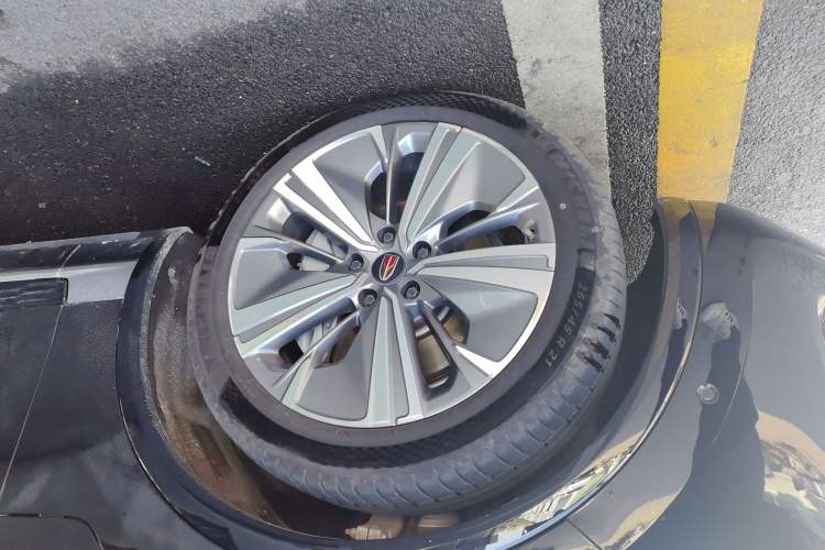 Used Hongqi E-HS9 2022 660 km Range Flagway Edition Six Seats Left Front Wheel Hub