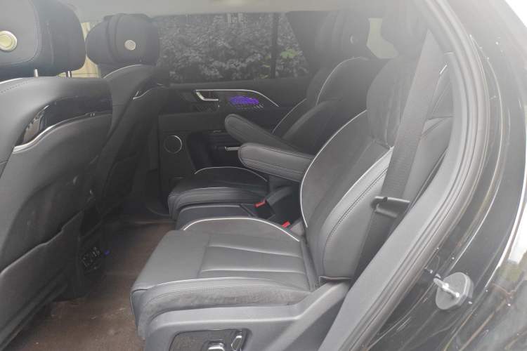 Used Hongqi E-HS9 2022 690 km Range Flagship Edition Six Seats Left Rear Seat