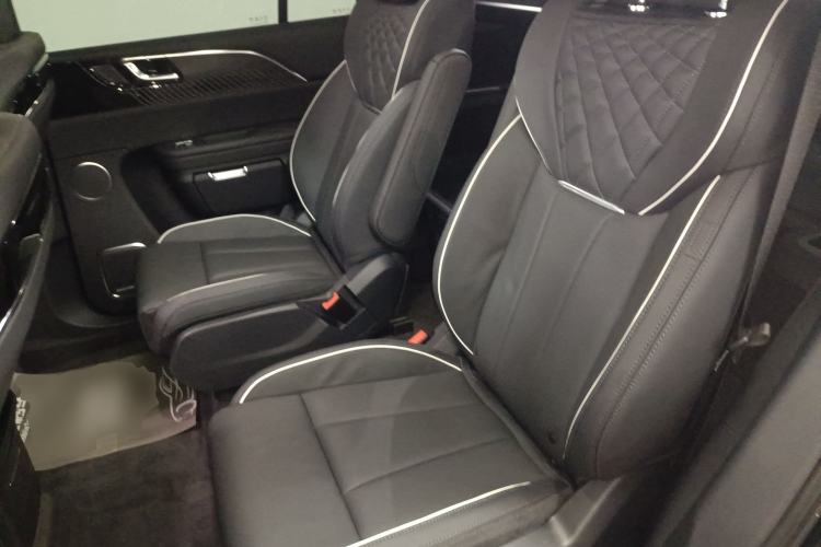 Used Hongqi E-HS9 2022 660 km Range Flagway Edition Six Seats Left Rear Seat
