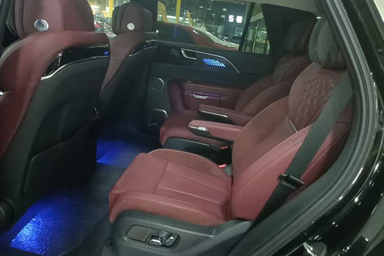 Used Hongqi E-HS9 2022 690 km Range Flagship Edition Six Seats Left Rear Seat