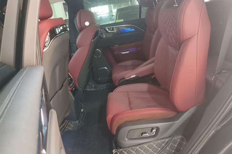 Used Hongqi E-HS9 2022 660 km Range Flagway Edition Six Seats Left Rear Seat