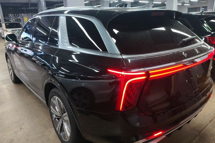 Used Hongqi E-HS9 2022 690 km Range Flagship Edition Six Seats Rear Left 45 Deg