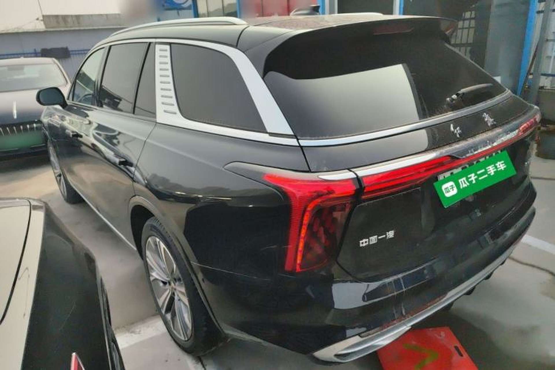 Used Hongqi E-HS9 2022 690 km Range Flagship Edition Six Seats Rear Left 45 Deg
