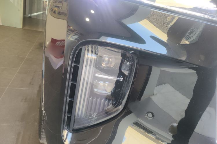 Used Hongqi E-HS9 2022 660 km Range Flagway Edition Six Seats Right Front Headlight