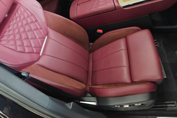Used Hongqi E-HS9 2022 690 km Range Flagship Edition Six Seats Right Front Seat