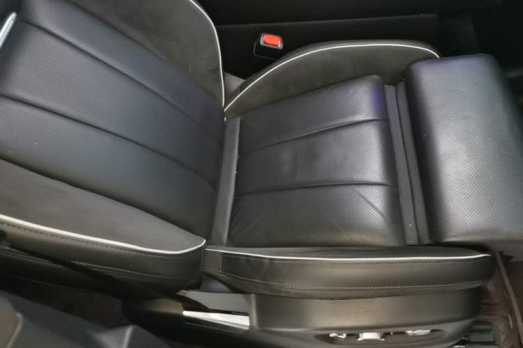 Used Hongqi E-HS9 2022 690 km Range Flagship Edition Six Seats Right Front Seat