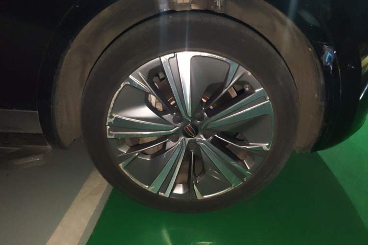 Used Hongqi E-HS9 2022 660 km Range Flagway Edition Six Seats Right Front Wheel Hub