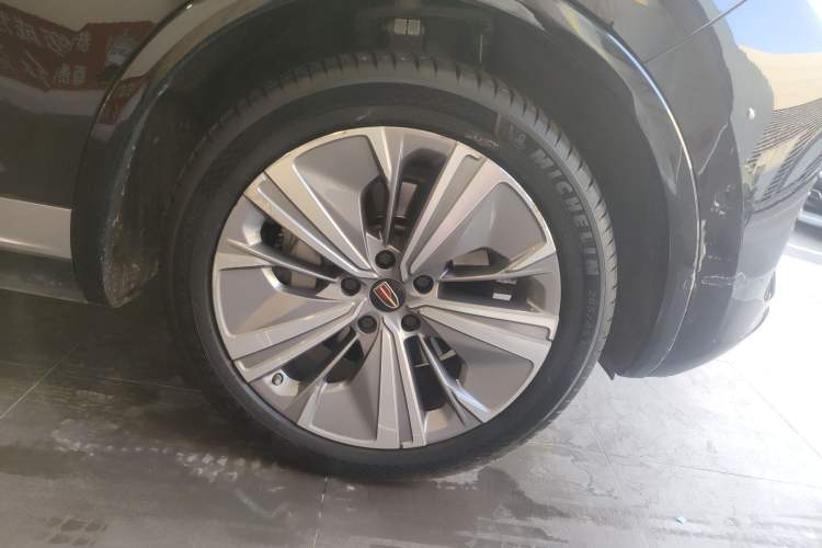 Used Hongqi E-HS9 2022 660 km Range Flagway Edition Six Seats Right Front Wheel Hub
