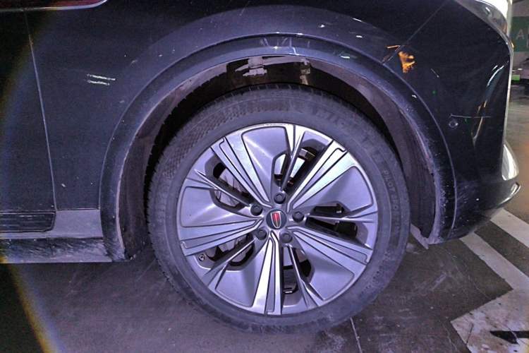 Used Hongqi E-HS9 2022 690 km Range Flagship Edition Six Seats Right Front Wheel Hub