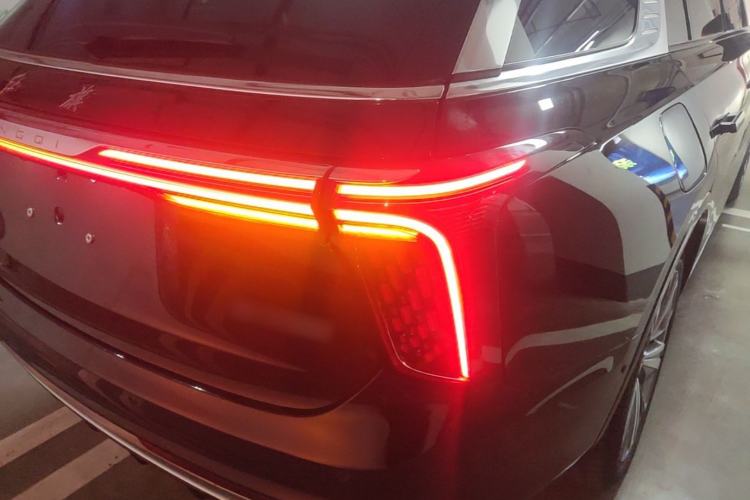 Used Hongqi E-HS9 2022 690 km Range Flagship Edition Six Seats Right Rear Taillight