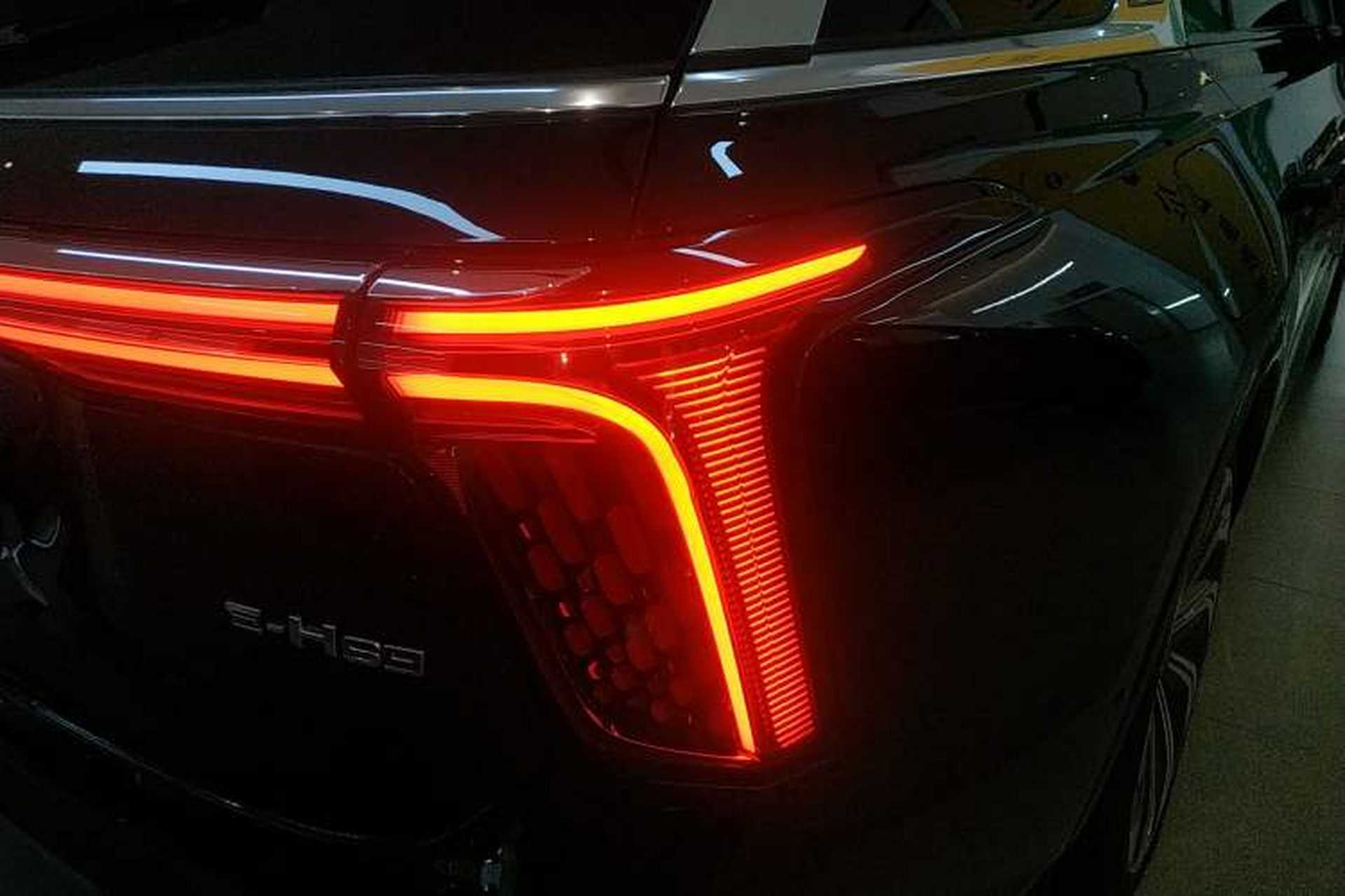 Used Hongqi E-HS9 2022 660 km Range Flagship Edition Four Seats Right Rear Taillight