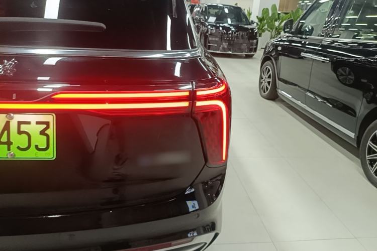 Used Hongqi E-HS9 2022 690 km Range Flagship Edition Six Seats Right Rear Taillight