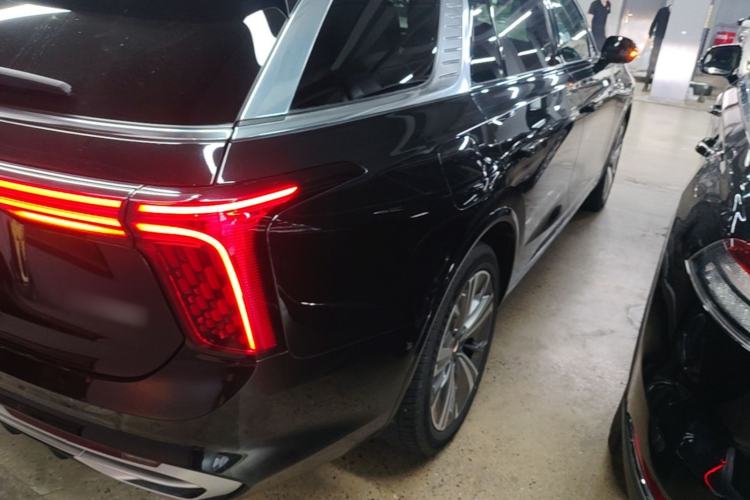 Used Hongqi E-HS9 2022 690 km Range Flagship Edition Six Seats Right Rear Taillight