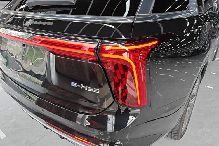 Used Hongqi E-HS9 2022 690 km Range Flagship Edition Six Seats Right Rear Taillight