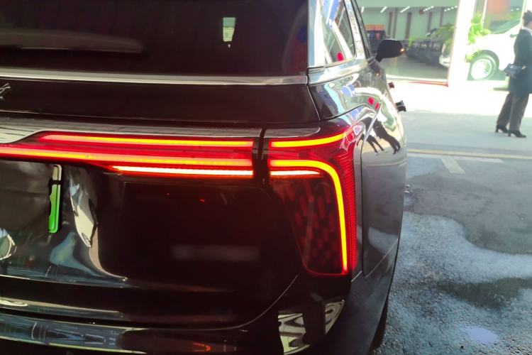 Used Hongqi E-HS9 2022 660 km Range Flagway Edition Six Seats Right Rear Taillight