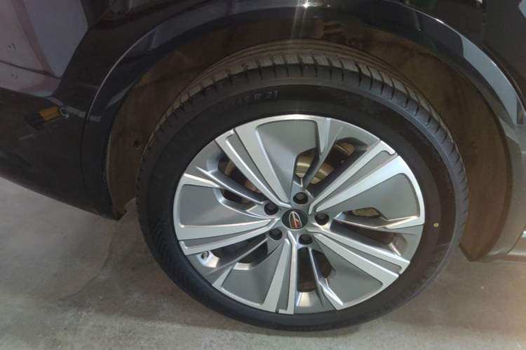Used Hongqi E-HS9 2022 690 km Range Flagship Edition Six Seats Right Rear Wheel Hub