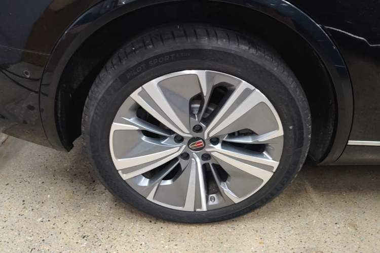 Used Hongqi E-HS9 2022 690 km Range Flagship Edition Six Seats Right Rear Wheel Hub